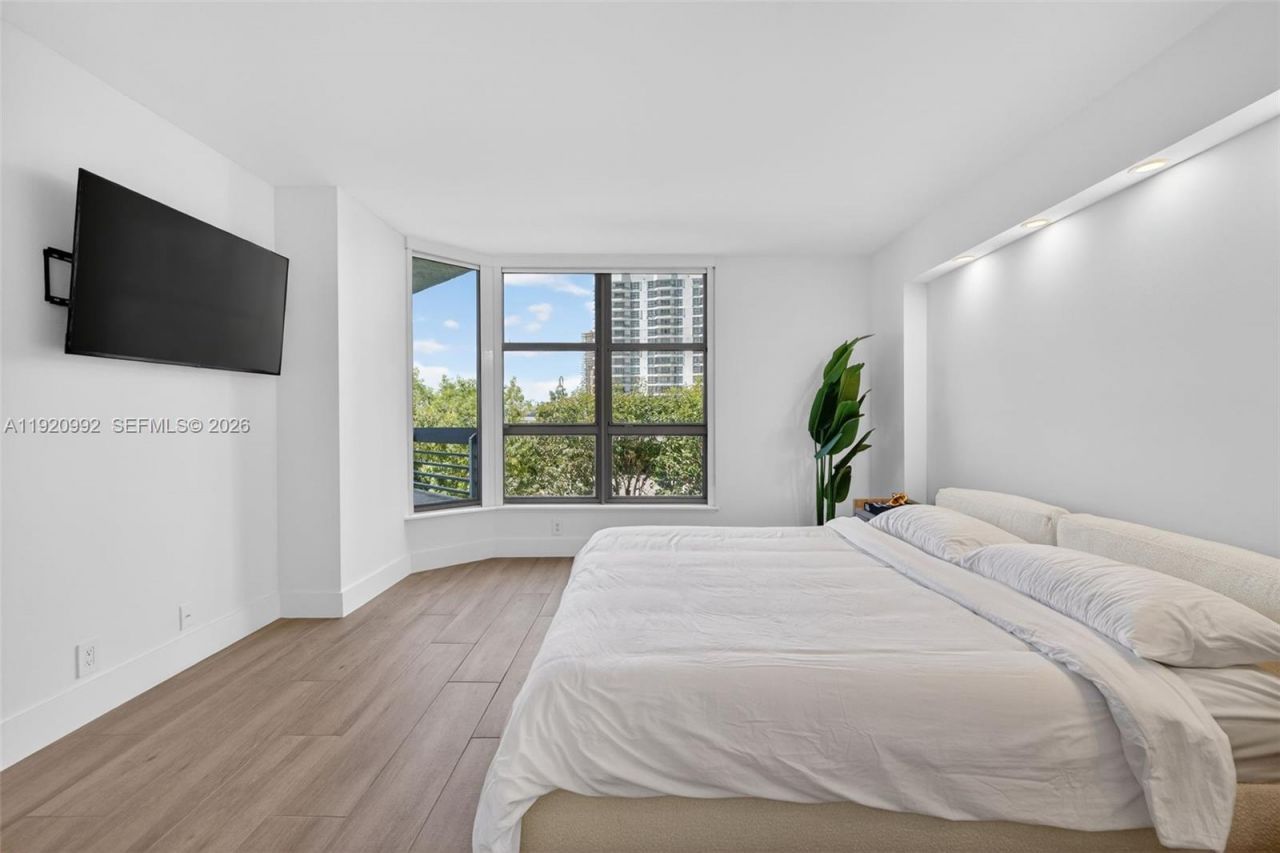 19101 Mystic Pointe Dr, Unit 402, Aventura, FL 33180 Photo