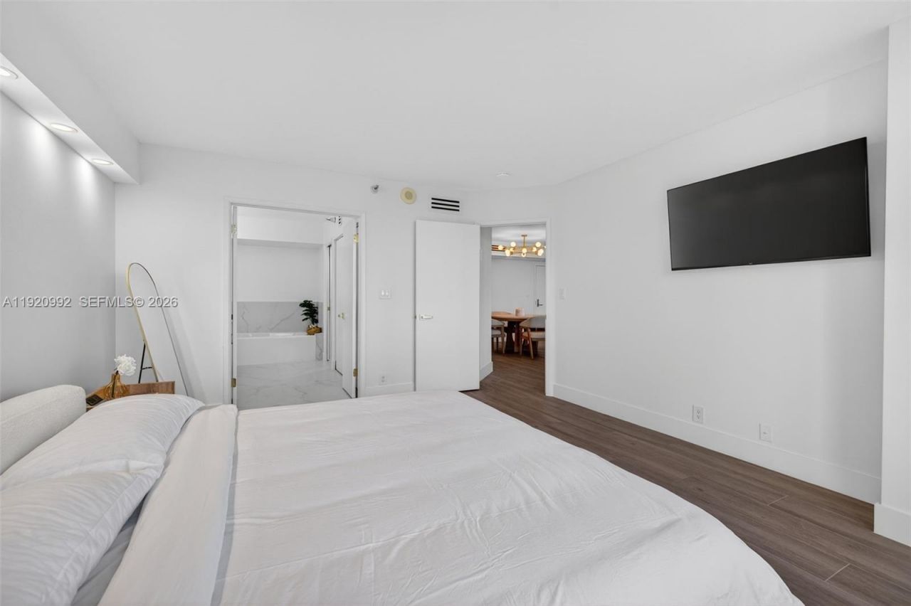 19101 Mystic Pointe Dr, Unit 402, Aventura, FL 33180 Photo