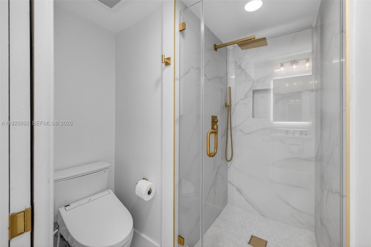 19101 Mystic Pointe Dr, Unit 402, Aventura, FL 33180 Photo