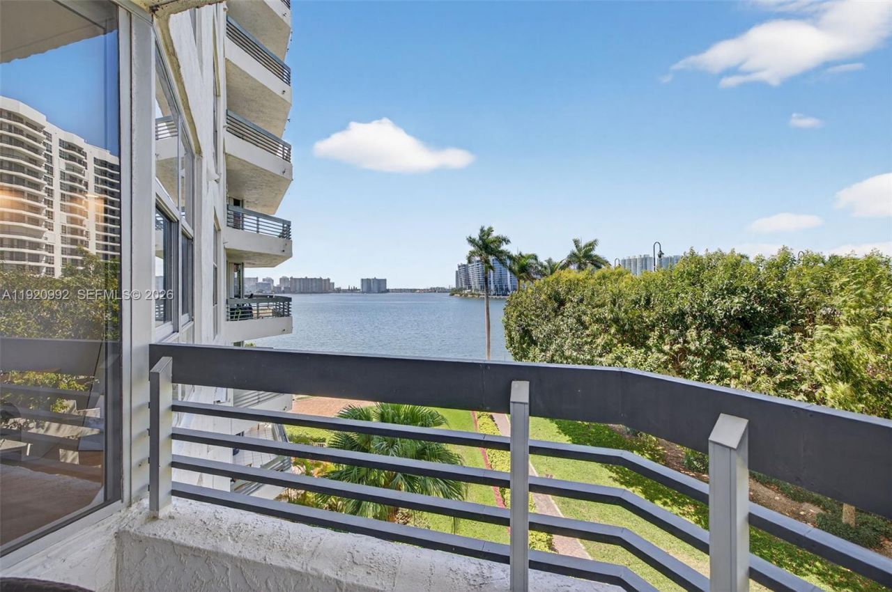 19101 Mystic Pointe Dr, Unit 402, Aventura, FL 33180 Photo