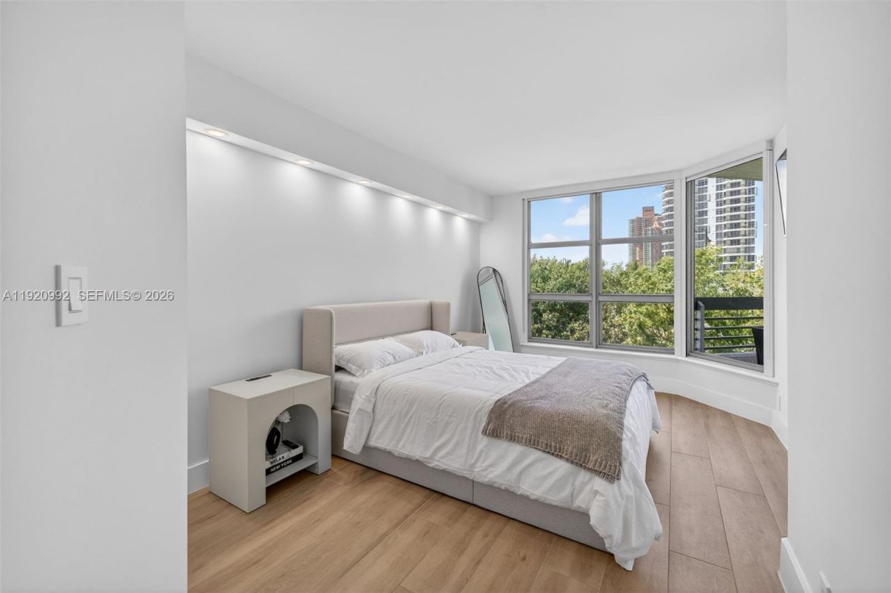 19101 Mystic Pointe Dr, Unit 402, Aventura, FL 33180 Photo