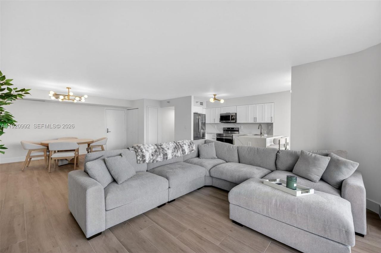 19101 Mystic Pointe Dr, Unit 402, Aventura, FL 33180 Photo