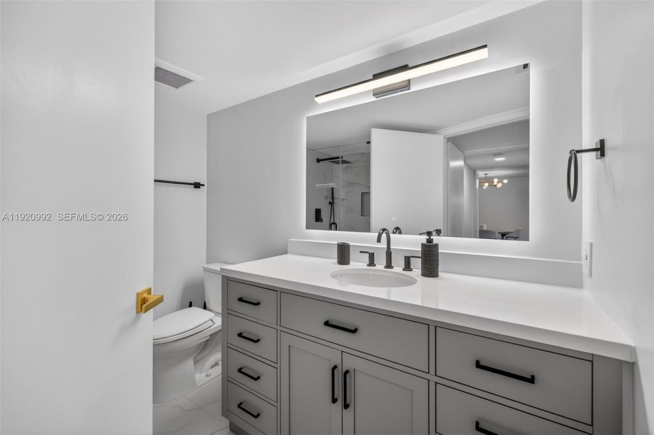 19101 Mystic Pointe Dr, Unit 402, Aventura, FL 33180 Photo