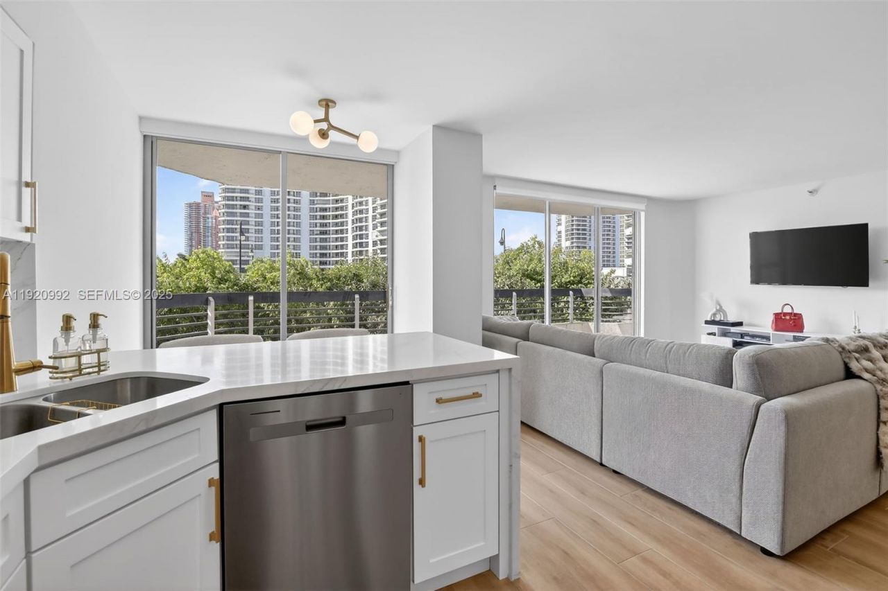 19101 Mystic Pointe Dr, Unit 402, Aventura, FL 33180 Photo