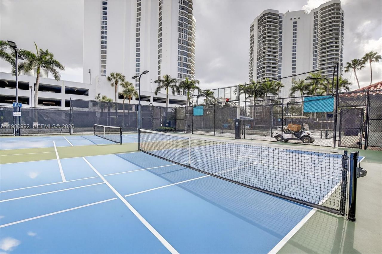 19101 Mystic Pointe Dr, Unit 402, Aventura, FL 33180 Photo