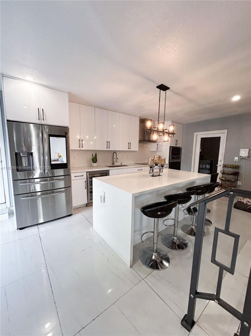 937 W 48th St, Hialeah, FL 33012 Photo