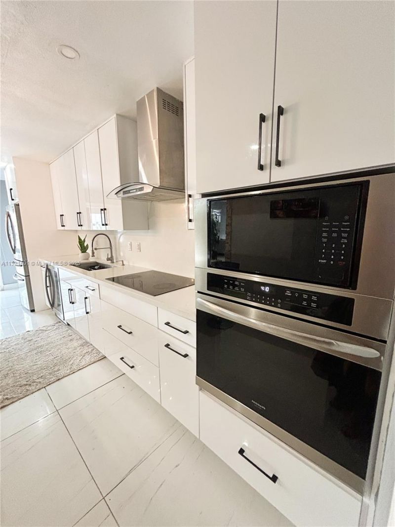 937 W 48th St, Hialeah, FL 33012 Photo