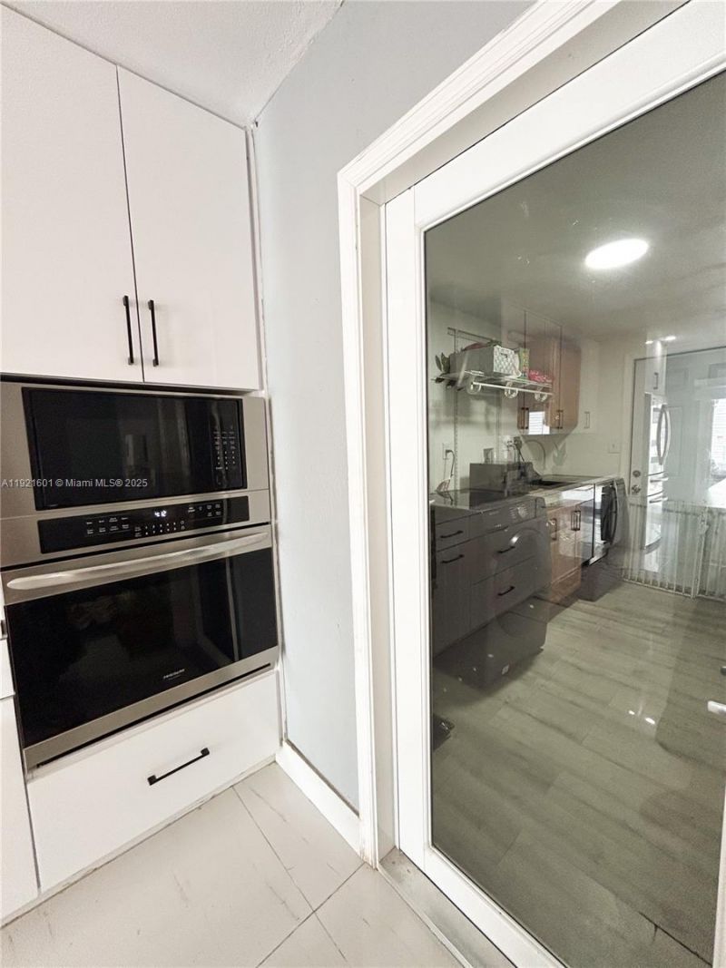 937 W 48th St, Hialeah, FL 33012 Photo