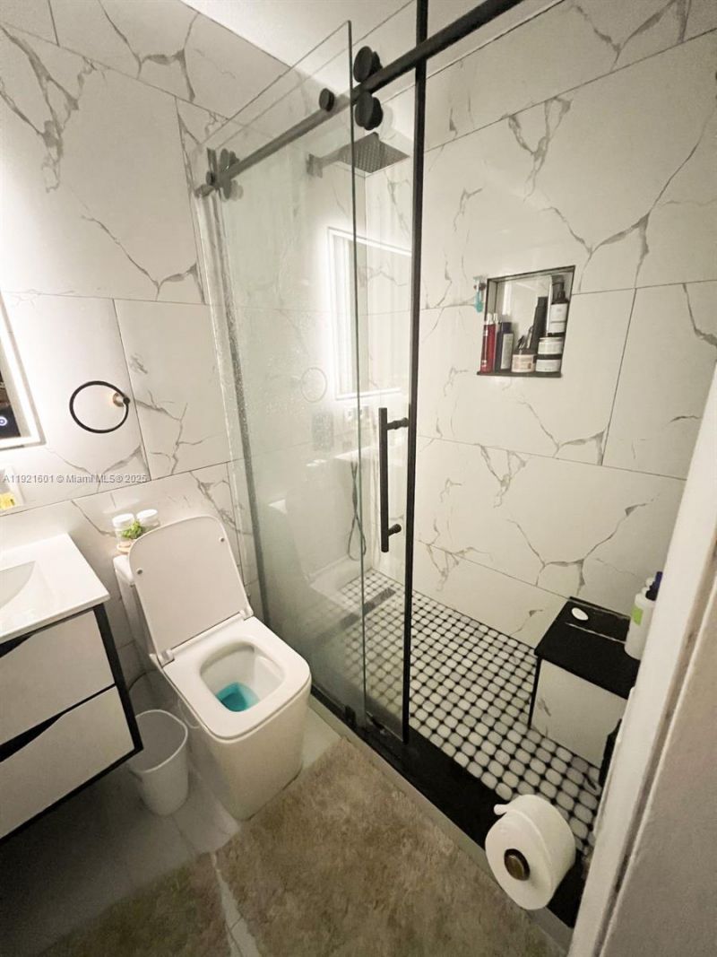 937 W 48th St, Hialeah, FL 33012 Photo