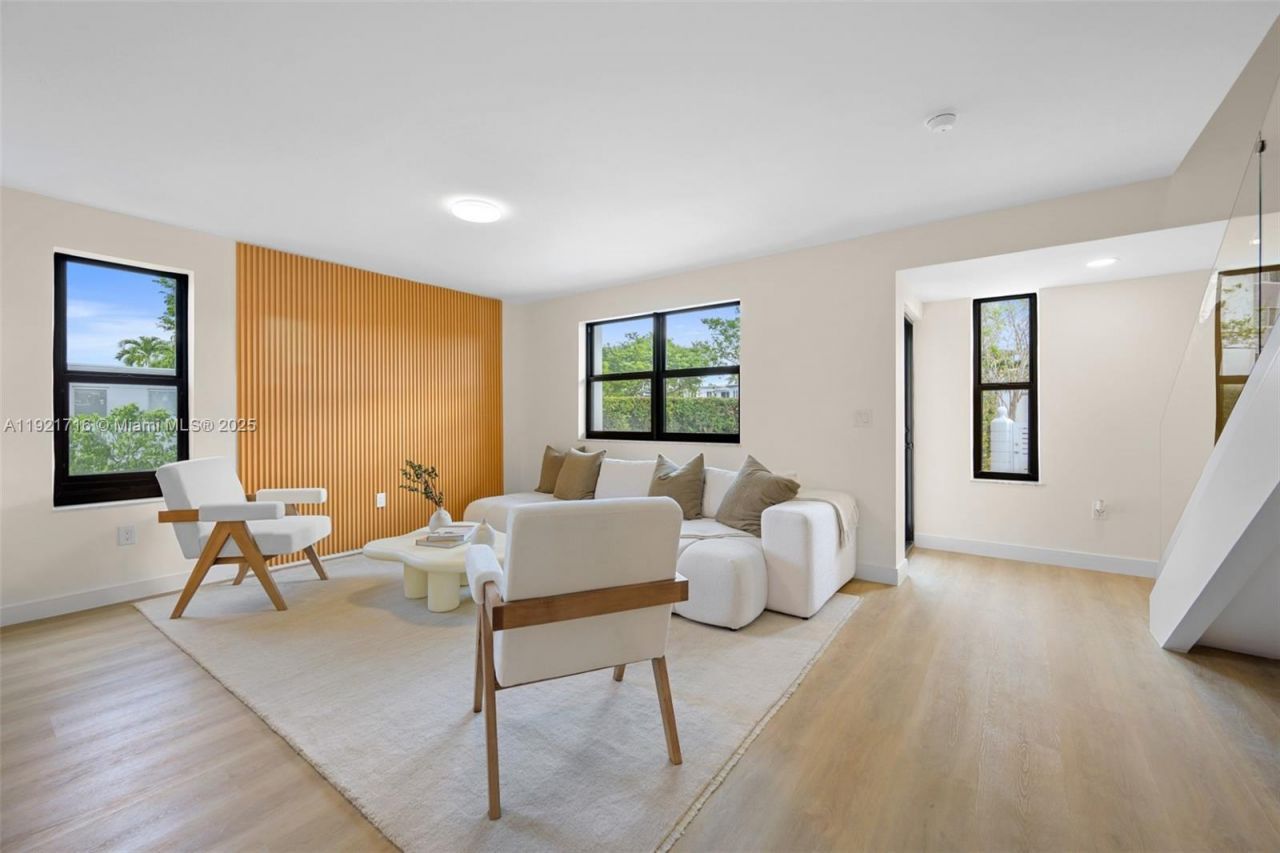 7994 Crespi Blvd, Miami Beach, FL 33141 Photo