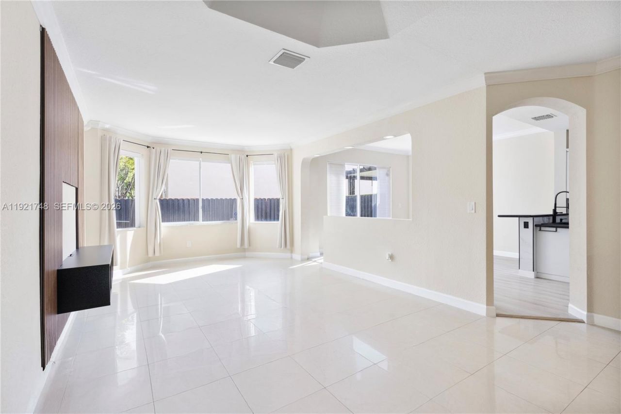 7257 NW 113th Pl, Doral, FL 33178 Photo