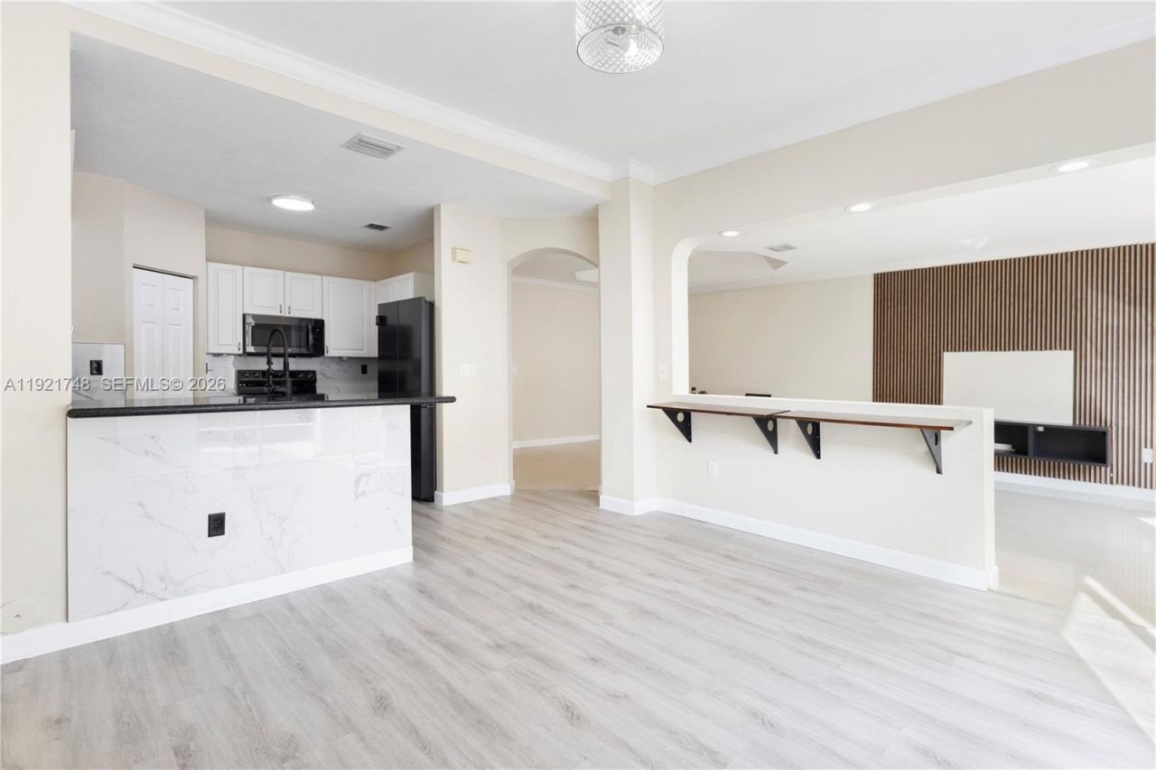 7257 NW 113th Pl, Doral, FL 33178 Photo