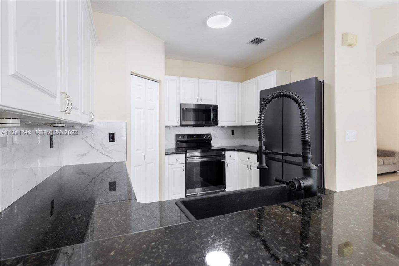 7257 NW 113th Pl, Doral, FL 33178 Photo