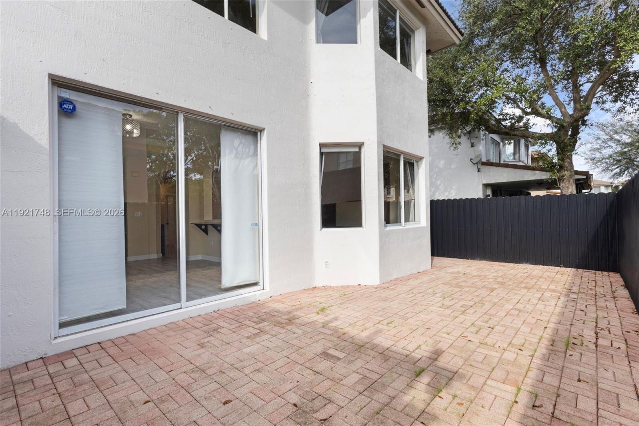 7257 NW 113th Pl, Doral, FL 33178 Photo