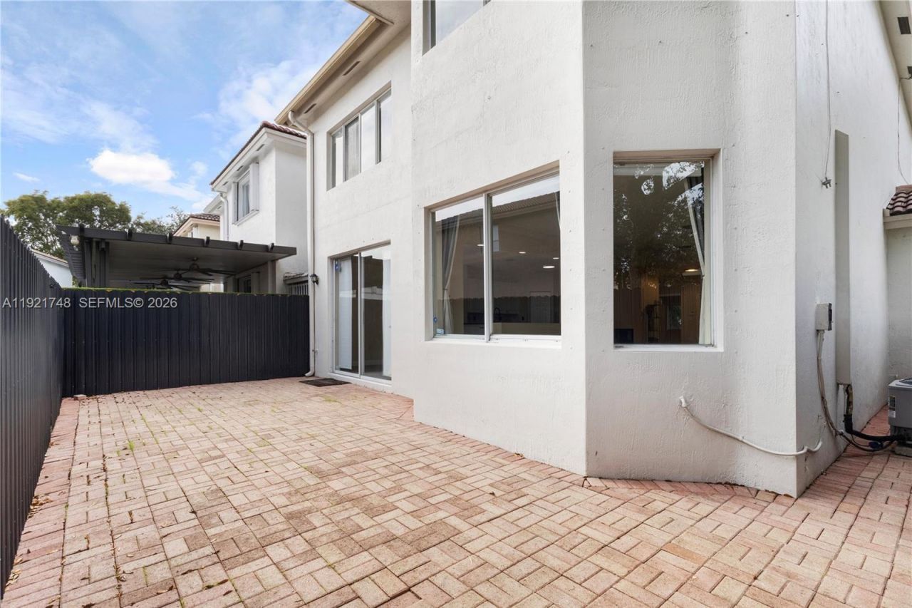 7257 NW 113th Pl, Doral, FL 33178 Photo