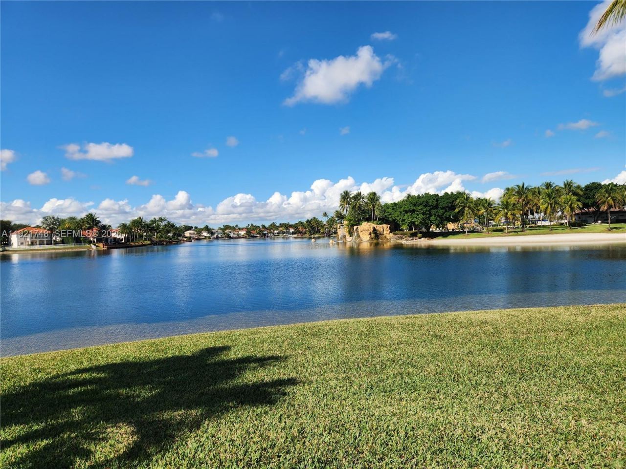 7257 NW 113th Pl, Doral, FL 33178 Photo