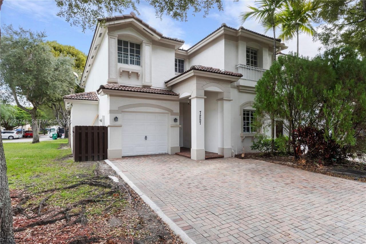 7257 NW 113th Pl, Doral, FL 33178 Photo