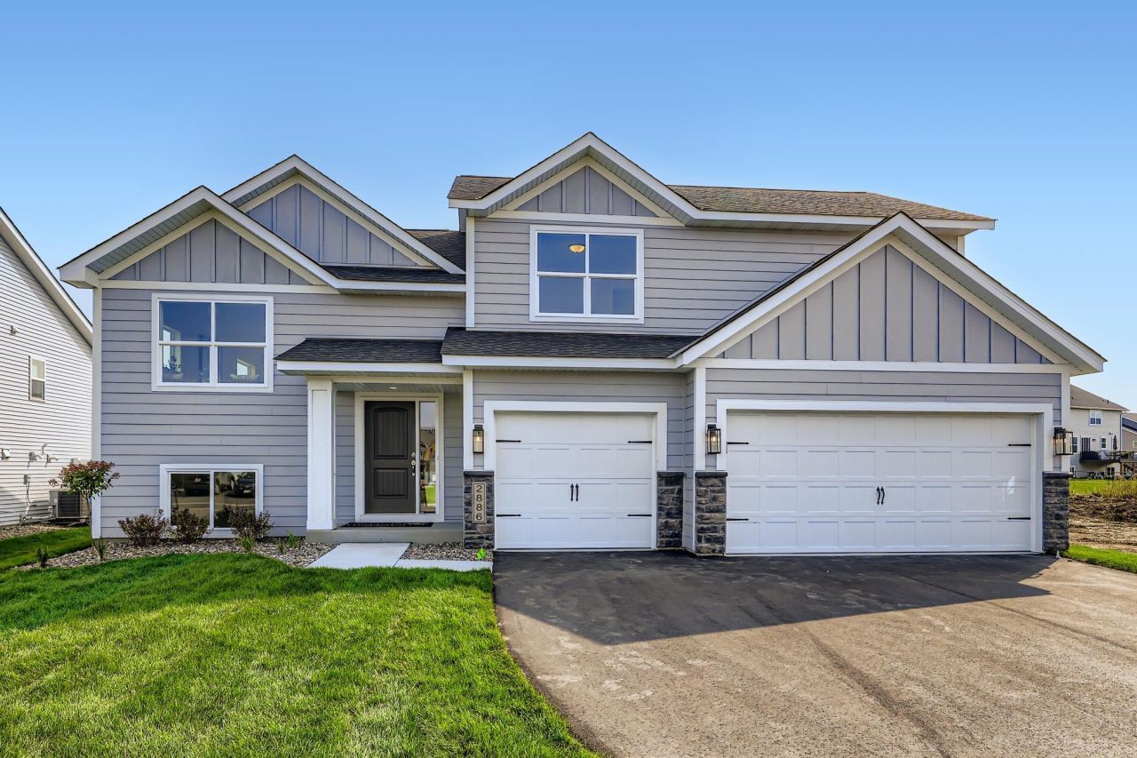 2868 Trinity Drive, Shakopee, MN 55379 Main Photo