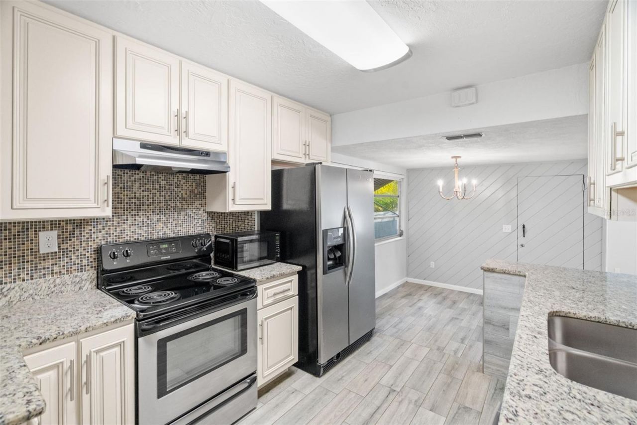 5555 13th Street N, Saint Petersburg, FL 33703 Photo