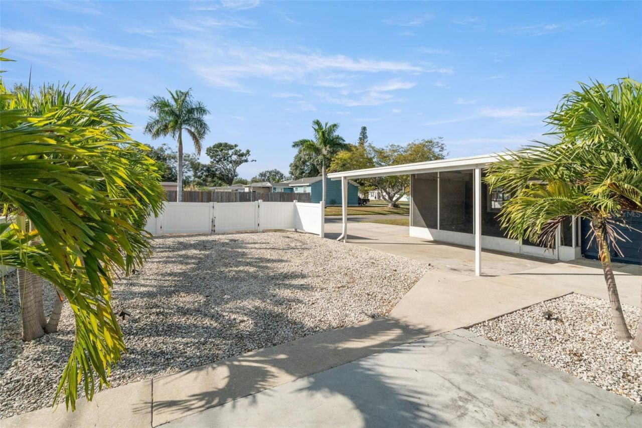 5555 13th Street N, Saint Petersburg, FL 33703 Photo