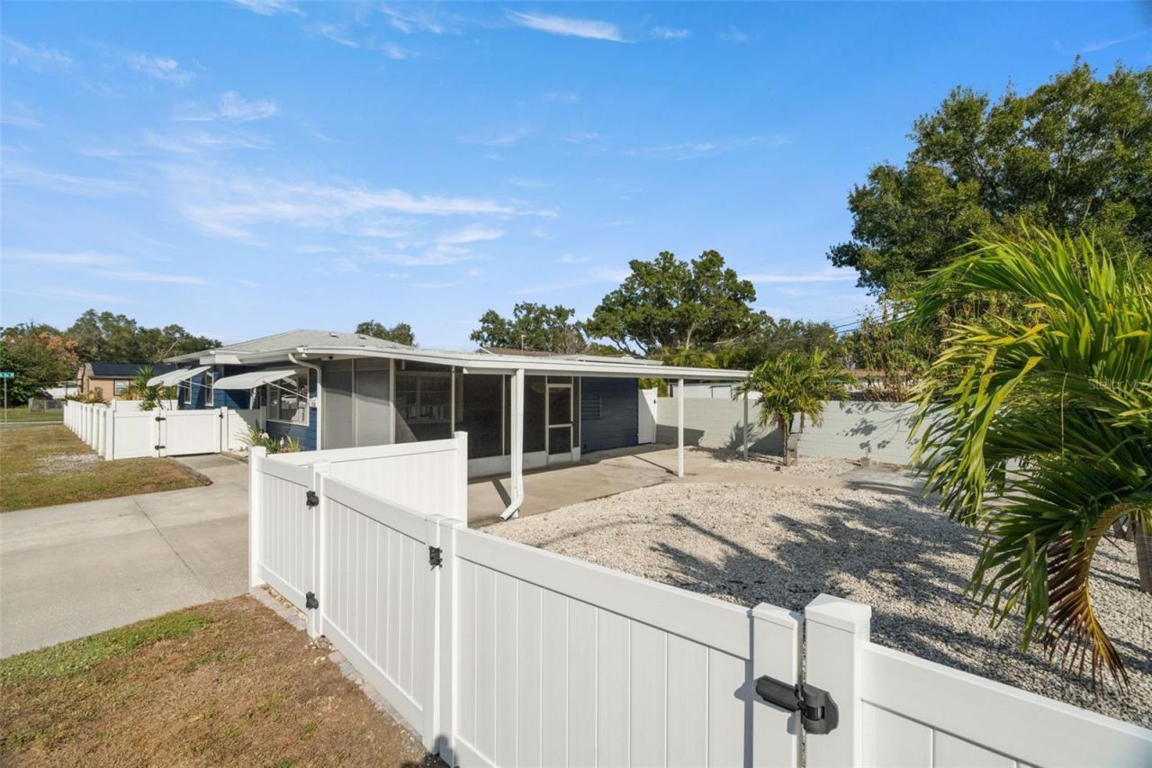 5555 13th Street N, Saint Petersburg, FL 33703 Photo