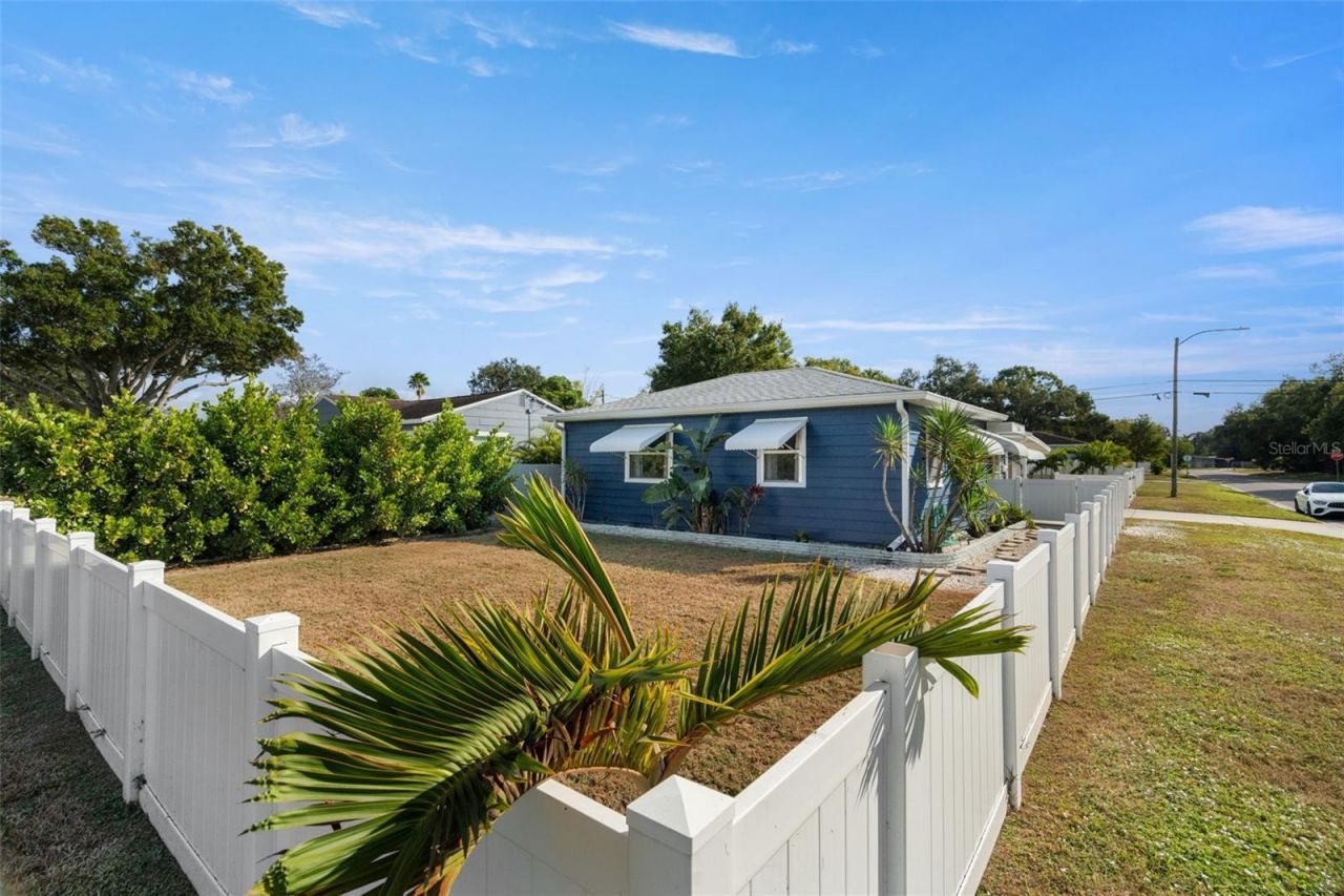 5555 13th Street N, Saint Petersburg, FL 33703 Photo