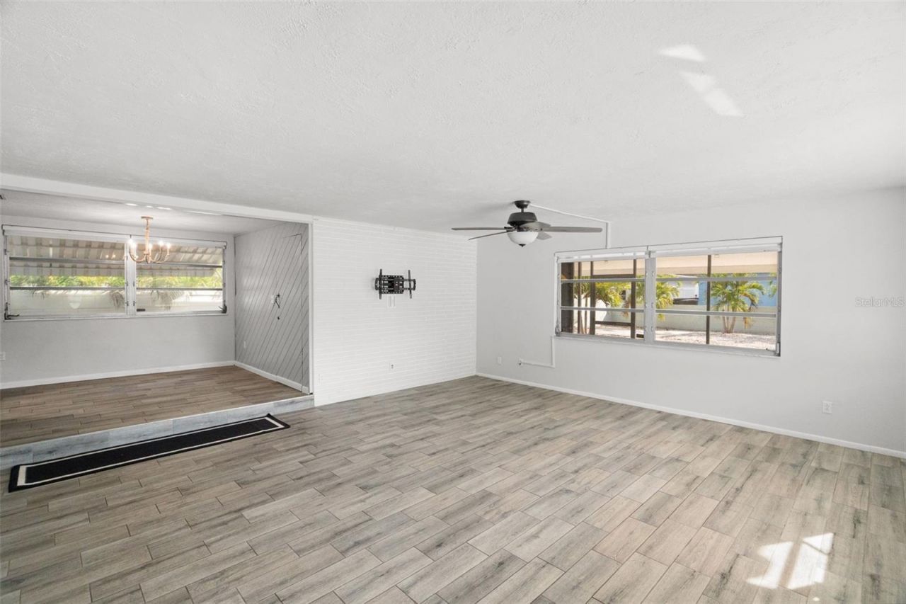 5555 13th Street N, Saint Petersburg, FL 33703 Photo