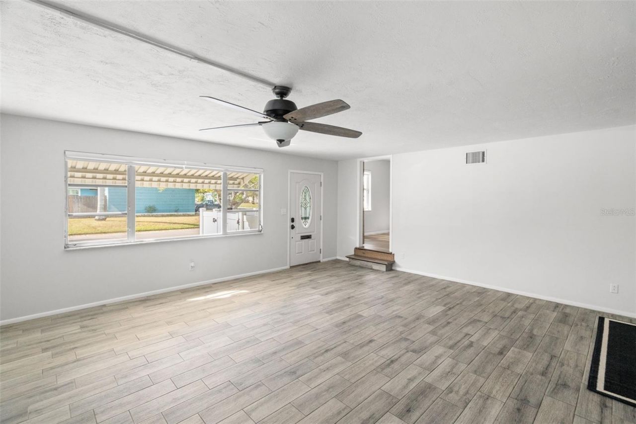 5555 13th Street N, Saint Petersburg, FL 33703 Photo