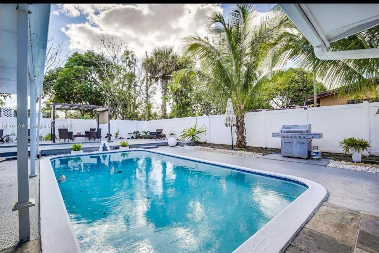 4420 NW 30th Ct, Lauderdale Lakes, FL 33313 Photo