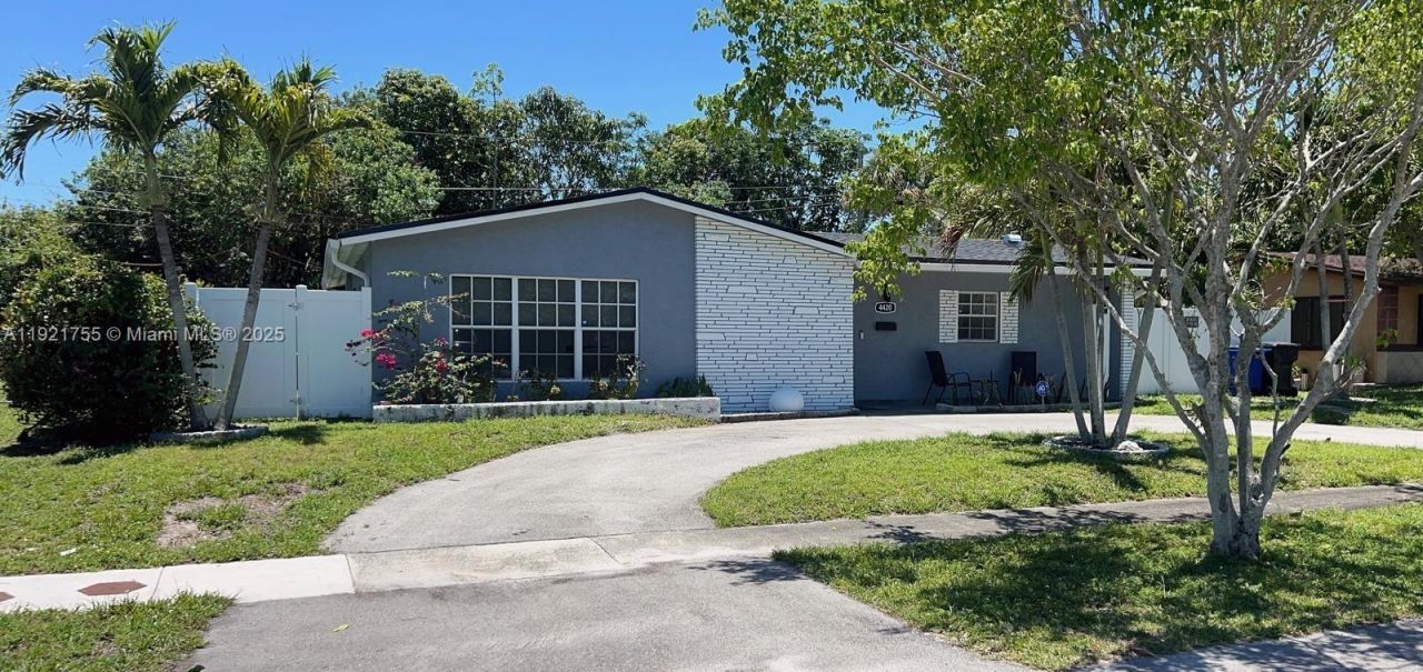 4420 NW 30th Ct, Lauderdale Lakes, FL 33313 Photo