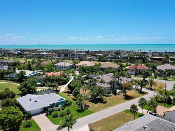 1270 Par View Dr, Sanibel, FL 33957