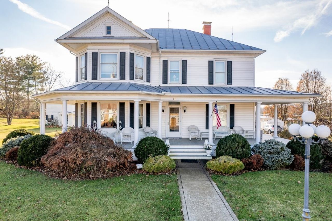 187 Houff Rd, Weyers Cave, VA 24486 Main Photo