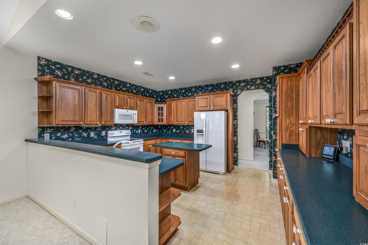 1799 Spinnaker Dr. Photo 11