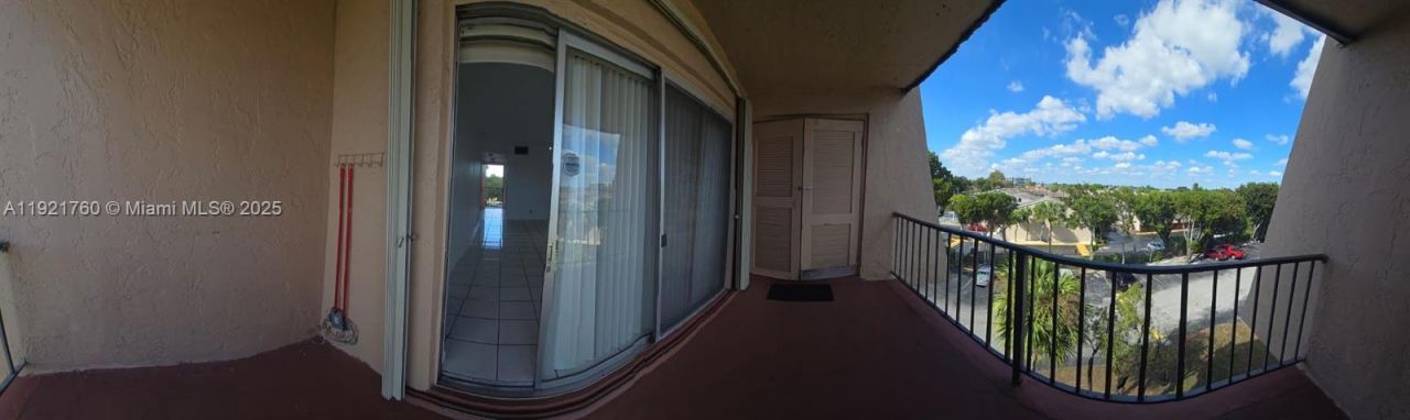 13707 Kendale Lakes Cir, Unit PH11, Miami, FL 33183 Photo