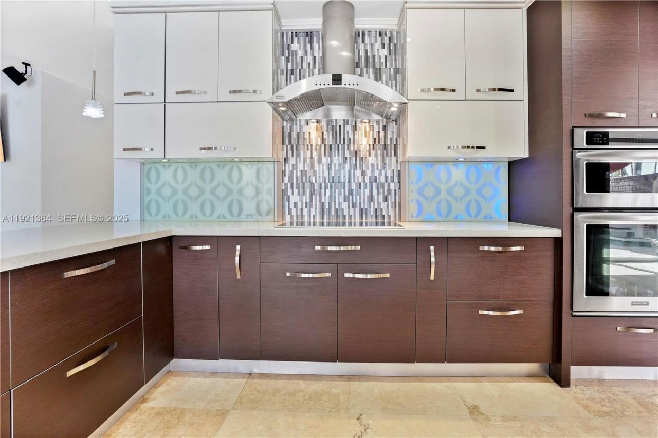 2130 NE 122nd Rd, North Miami, FL 33181 Photo