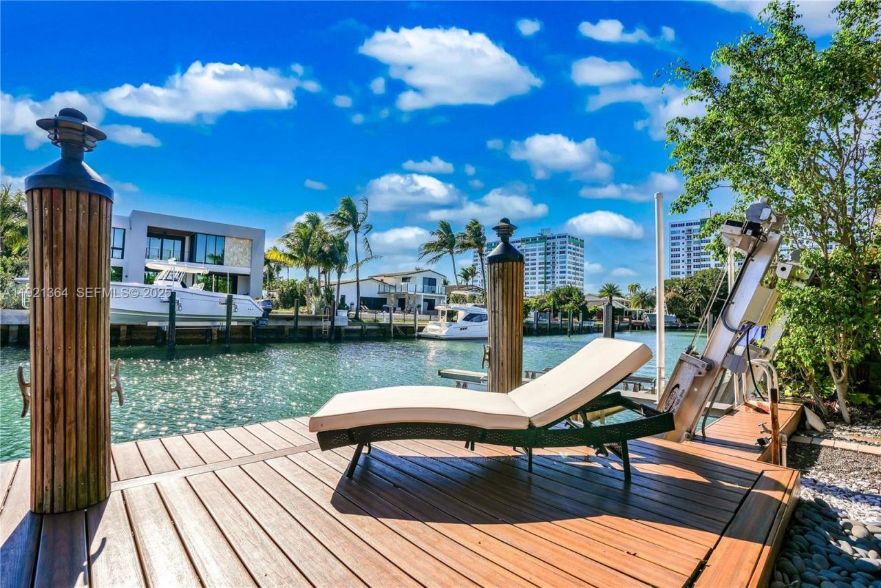 2130 NE 122nd Rd, North Miami, FL 33181 Photo