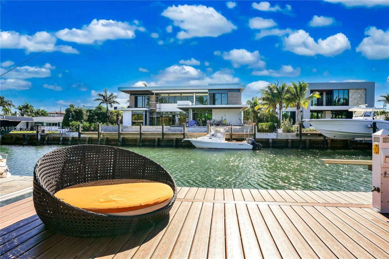 2130 NE 122nd Rd, North Miami, FL 33181 Photo