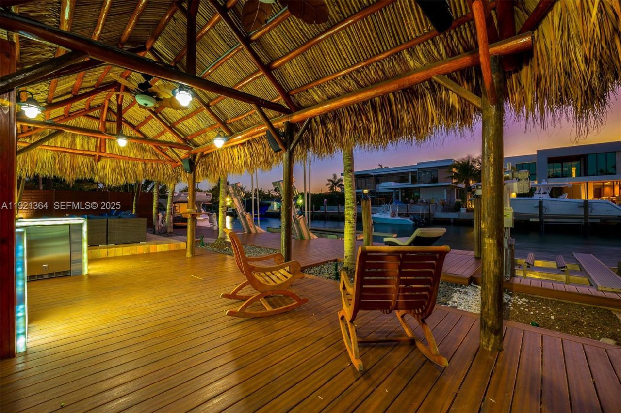 2130 NE 122nd Rd, North Miami, FL 33181 Photo