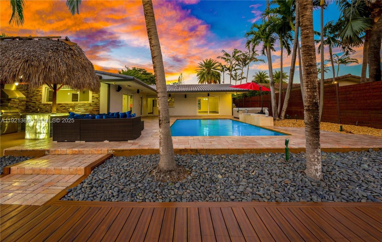 2130 NE 122nd Rd, North Miami, FL 33181 Photo