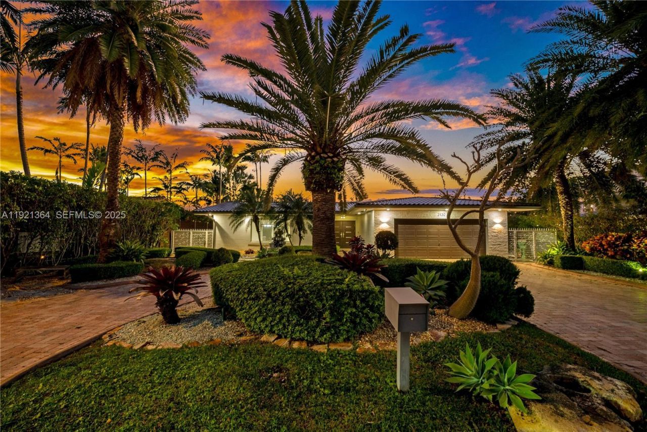 2130 NE 122nd Rd, North Miami, FL 33181 Photo