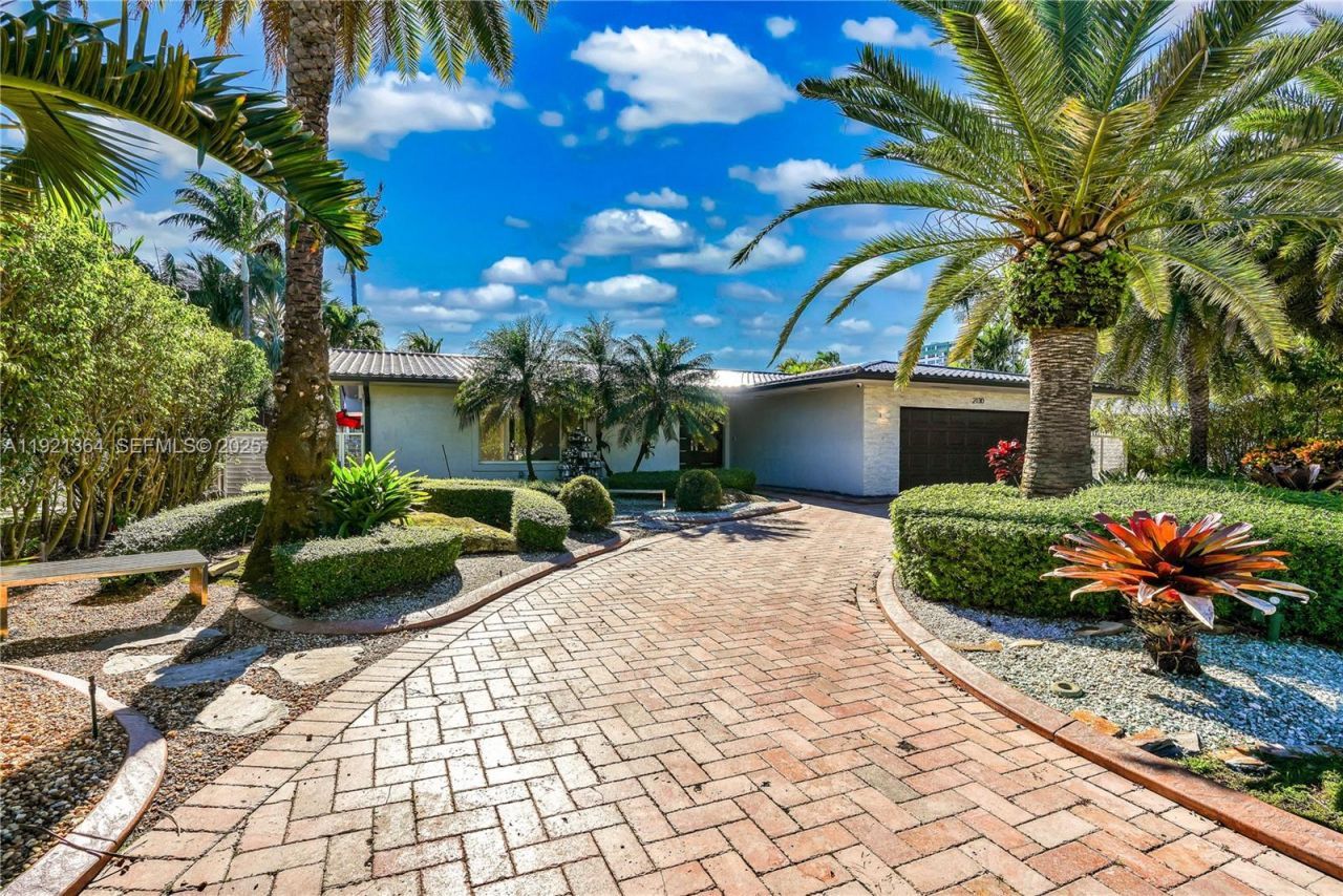 2130 NE 122nd Rd, North Miami, FL 33181 Photo