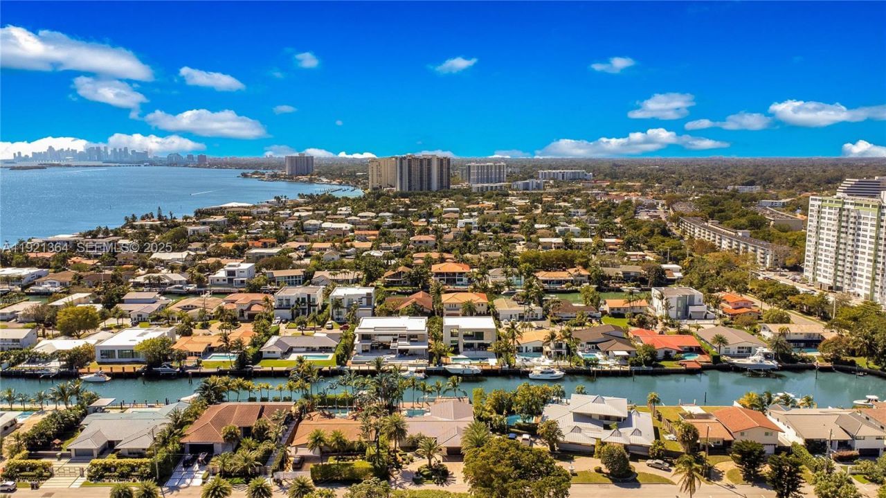 2130 NE 122nd Rd, North Miami, FL 33181 Photo