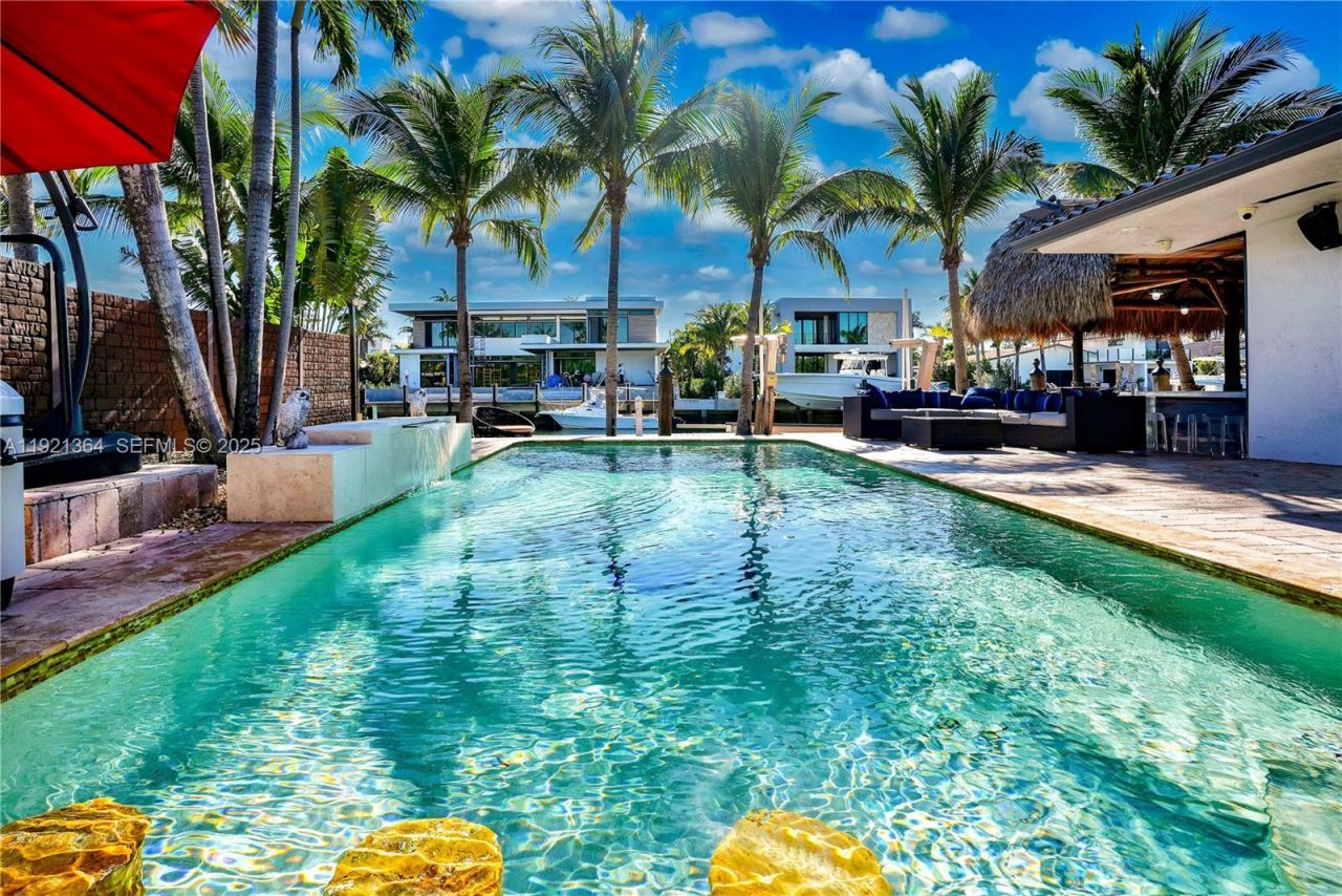 2130 NE 122nd Rd, North Miami, FL 33181 Photo