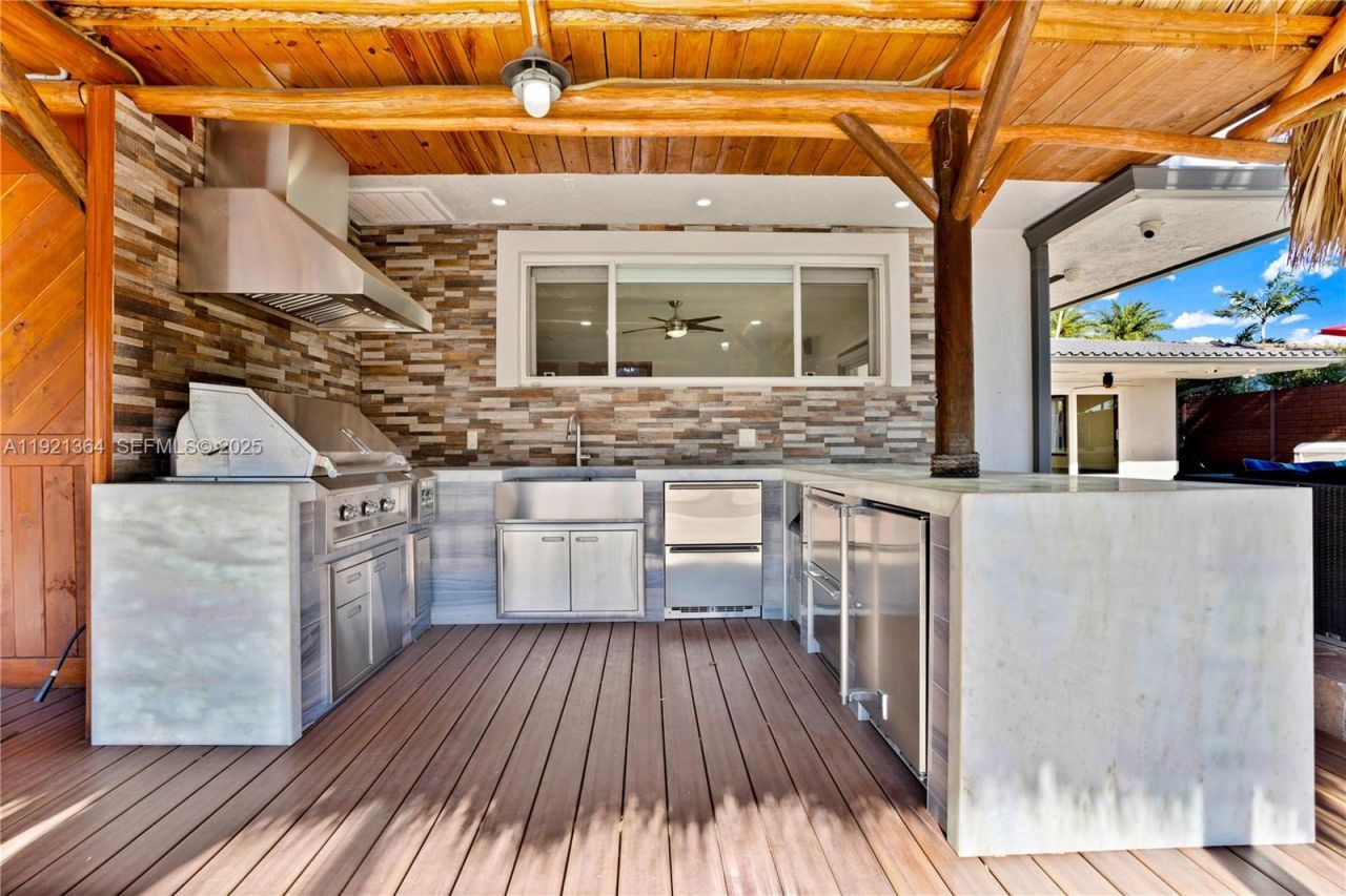 2130 NE 122nd Rd, North Miami, FL 33181 Photo