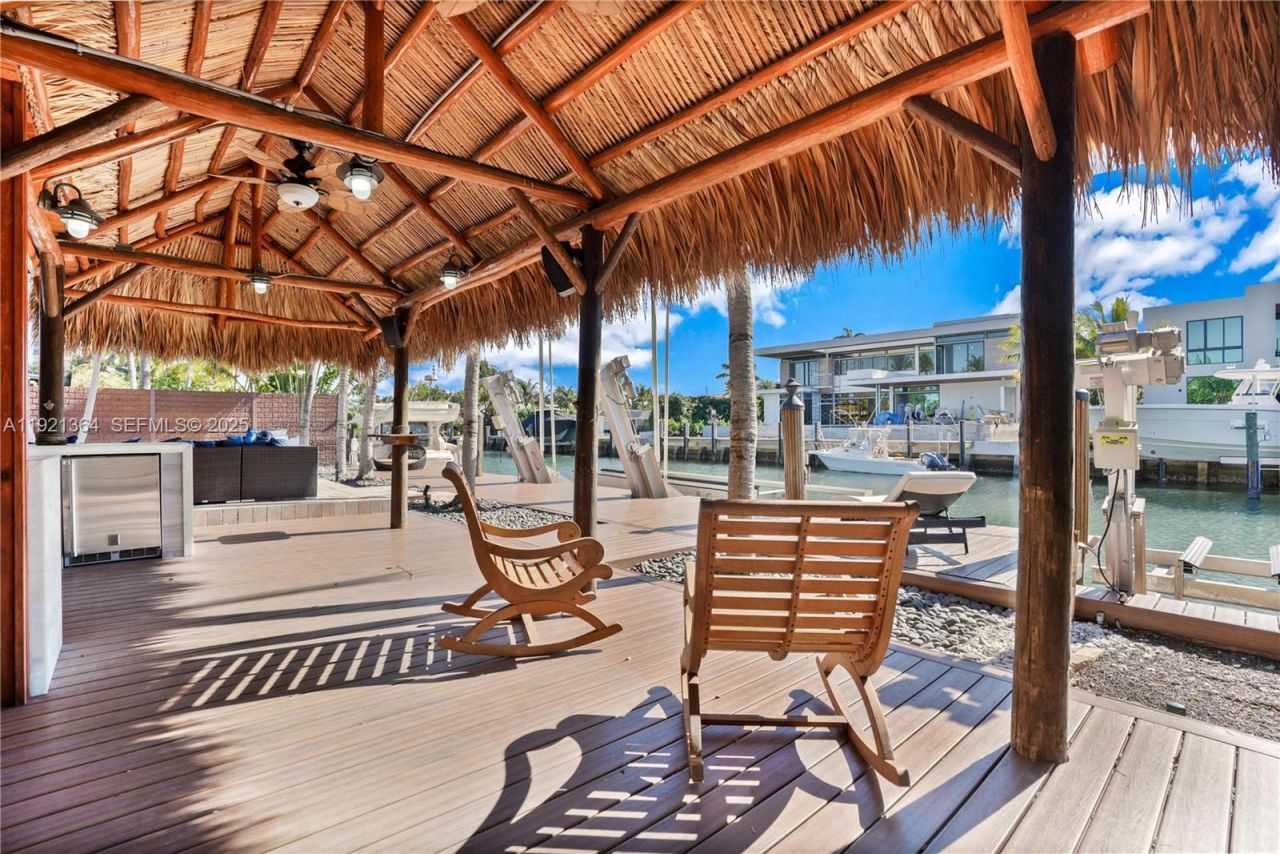 2130 NE 122nd Rd, North Miami, FL 33181 Photo