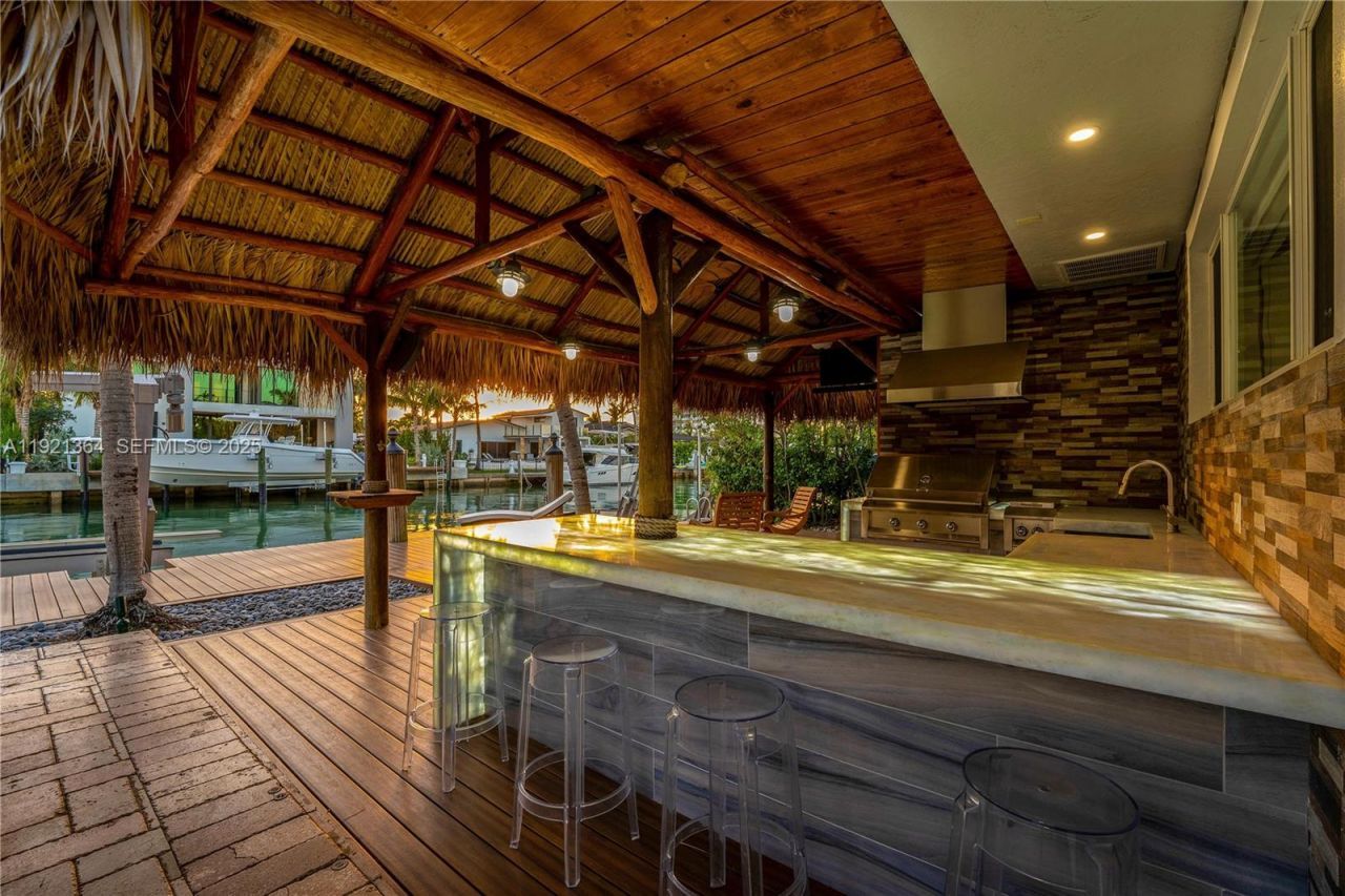 2130 NE 122nd Rd, North Miami, FL 33181 Photo