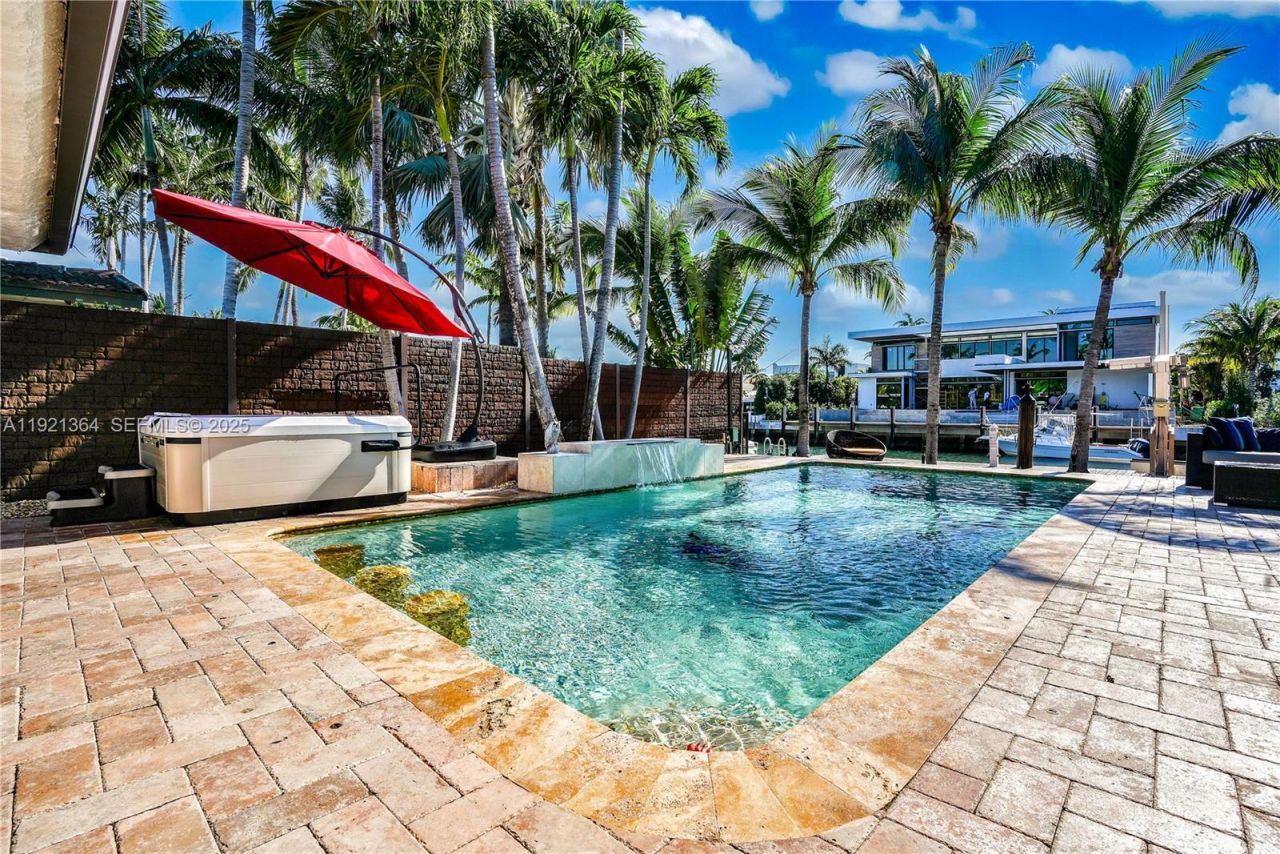 2130 NE 122nd Rd, North Miami, FL 33181 Photo