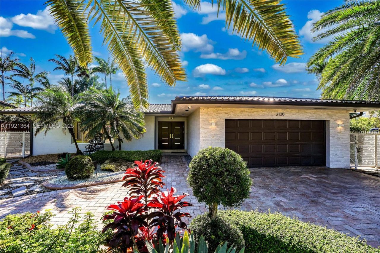 2130 NE 122nd Rd, North Miami, FL 33181 Photo