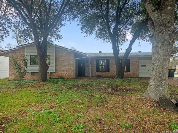 800 Brooks Ave, Schertz, TX 78154