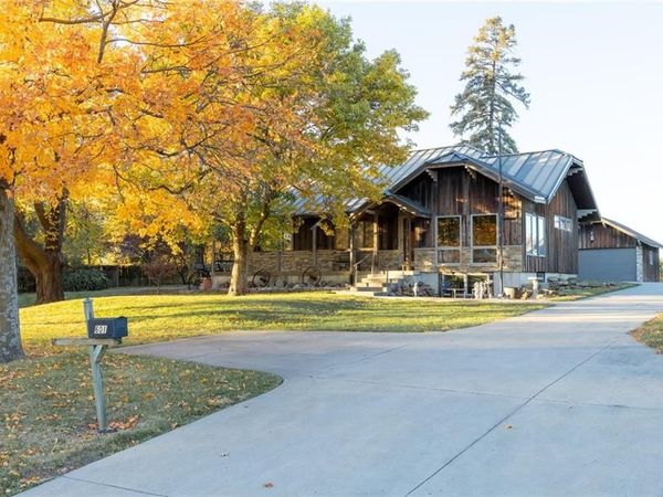 601 W US 71 Highway, Savannah, MO 64485